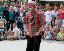 Artyści występujący podczas festiwalu Busker Bus