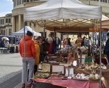 Giełda staroci pod Iglicą