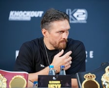 Aleksander Usyk podczas konferencji prasowej w Warszawie