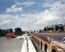 <p>Wielka pow&oacute;dź we Wrocławiu. Zdjęcie rzeki Odry zrobione z perspektywy Mostu Osobowickiego.&nbsp;</p>