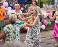 Hawajska potańcówka seniorów w Porcie Węglowym