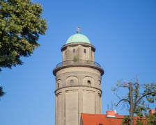 Wieża ciśnień z ulicy Berenta na osiedlu Karłowice została ponownie wystawiona na sprzedaż