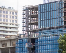 Trwająca budowa biurowców i budynków mieszkalnych w kompleksie Quorum