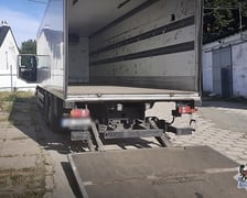 Nielegalna fabryka papierosów zamknięta przez policję w Piaskowej Górze k. Wałbrzycha