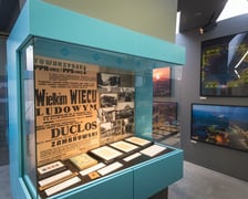 Visitor Centre to turystyczna brama do Hali Stulecia oraz interaktywna, multimedialna wystawa przybliżająca zwiedzającym historię zabytku klasy UNESCO, jakim jest Hala Stulecia.