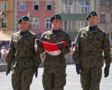 <p>Uroczystości Święta Wojska Polskiego na wrocławskim rynku</p>