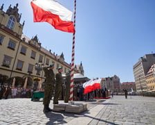 <p>Uroczystości Święta Wojska Polskiego na wrocławskim rynku</p>