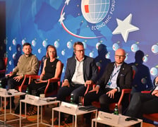 "Rola społeczności międzynarodowej w odbudowie Ukrainy" - panel dyskusyjny podczas XXXII Forum Ekonomicznego w Karpaczu.