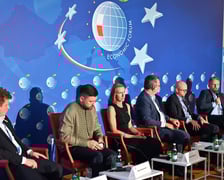"Rola społeczności międzynarodowej w odbudowie Ukrainy" - panel dyskusyjny podczas XXXII Forum Ekonomicznego w Karpaczu.