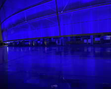 Podświetlona na niebiesko Tarczyński Arena z okazji Międzynarodowego Dnia Praw Dziecka