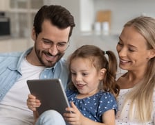 <h2>800+. Kiedy ruszy wpłata świadczenia 800 plus?</h2>
<p>&nbsp;</p>
<p>- Już 2 stycznia zrobimy pierwsze przelewy z kwotą 800 zamiast 500 zł &ndash; zapewnia Iwona Kowalska-Matis regionalny rzecznik prasowy ZUS na Dolnym Śląsku.</p>