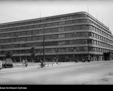 <p>Wrocław tuż po II wojnie światowej. Lata 1945-1948. Budynek obecnej Renomy.</p>