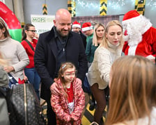 Spotkanie świąteczne z rozdawaniem paczek na zajezdni tramwajowej Borek.