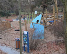 plac zabaw w parku Biskupińskim po przebudowie, grudzień 2023
