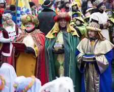 <p>Jacek G&oacute;ral jako kr&oacute;l Melchior (pierwszy z prawej)&nbsp;</p>