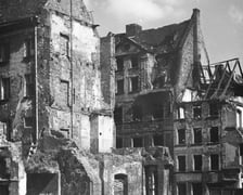 <p>Zrujnowane podczas wojny budynki przy Ruskiej, lata 60.</p>