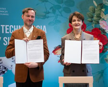 Uroczystość podpisania porozumienia pomiędzy Zespołem Szkół nr 3 a Uniwersytetem Przyrodniczym we Wrocławiu