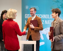 Uroczystość podpisania porozumienia pomiędzy Zespołem Szkół nr 3 a Uniwersytetem Przyrodniczym we Wrocławiu