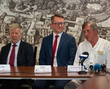 Prof. Jan Miodek, Marcin Drozd, dyrektor USK, prof. Wojciech Kielan