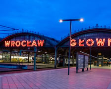 Dworzec Wrocław Główny o zmroku