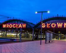 Dworzec Wrocław Główny o zmroku