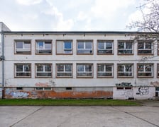 <p>Szkoła Podstawowa nr 3 przy ulicy Bobrzej</p>