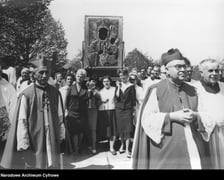 Kardynał Bolesław Kominek, procesja w roku 1966