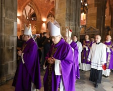 Uroczystości pogrzebowe arcybiskupa Mariana Gołębiewskiego w katedrze na Ostrowie Tumskim we Wrocławiu