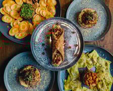 <p>Dania restauracji Brusco przygotowane na Restaurant Week - wiosna 2024. Lokal mieści się przy pl. Teatralnym</p>