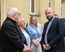 <p>Konferencja prasowa (29 kwietnia) z okazji przystąpienia pierwszego beneficjenta, Wsp&oacute;lnoty Mieszkaniowej Długosza 62, do miejskiego programy "Nasze Podw&oacute;rko"</p>