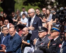 <p>Uroczystości 20-lecia wstąpienia Polski do Unii Europejskiej, przed Urzędem Wojew&oacute;dzkim</p>