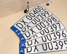 <p>Nowe tablice rejestracyjne</p>