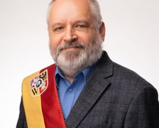 <p class="MsoNormal">Rocznik 1966. Doktor nauk biologicznych. Adiunkt w Zakładzie Biologii Ewolucyjnej i Ochrony Kręgowc&oacute;w Uniwersytetu Wrocławskiego. Społecznie zaangażowany w działania na rzecz r&oacute;wności, w ochronę przyrody i w prawa zwierząt. Członek Państwowej Rady Ochrony Przyrody. Doradza organizacjom pozarządowym. Zajmuje się dobrostanem i zachowaniem zwierząt.</p>
<p class="MsoNormal"><strong>Komisje</strong>: ochrony środowiska, klimatu i zr&oacute;wnoważonego rozwoju (przewodniczący) | budżetu i finans&oacute;w | skarg, wniosk&oacute;w i petycji</p>
<p>KLUB RADNYCH LEWICY</p>
