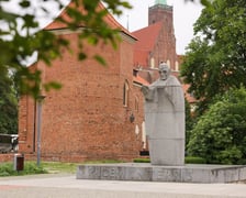 Pomnik papieża Jana XXIII we Wrocławiu