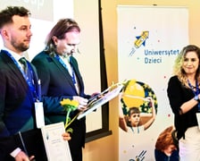 Fundacja Uniwersytet Dzieci nagrodziła naukowców