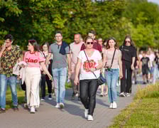 Koncert Dawida Podsiadły na Tarczyński Arena, 08.06.2024. Tłumy fanów ciągną na stadion