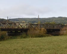 Most kolejowy nad rzeką Bóbr