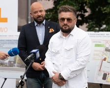 <p>Podpisanie umowy na remont szkoły, 11 czerwca 2024, Łukasz Hirny i Jacek Sutryk</p>