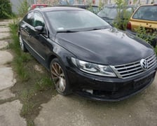 Jedno z porzuconych aut wystawionych na sprzedaż przez Miasto