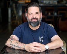 <p>Juan Luis Fernandez, znakomity szef kuchni z Hiszpanii, kt&oacute;rego restauracje zdobyły łącznie cztery gwiazdki Michelina</p>