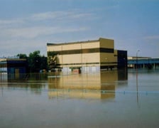 <p>Woda powodziowa zalewa Zakład Produkcji Wody&nbsp;</p>