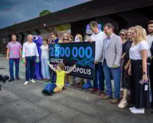 <p>Hydropolis &ndash; jedyne w Europie centrum wiedzy o wodzie &ndash; odwiedził dziś (16 lipca) 2,5-milionowy gość! A właściwie czworo gości.</p>