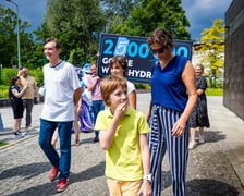 <p>Hydropolis &ndash; jedyne w Europie centrum wiedzy o wodzie &ndash; odwiedził dziś (16 lipca) 2,5-milionowy gość! A właściwie czworo gości.</p>