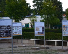 fragment wystawy plenerowej "Projekt Sępolno", Wrocław, 16.07.2024