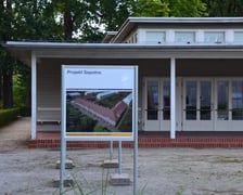 fragment wystawy plenerowej "Projekt Sępolno", Wrocław, 16.07.2024