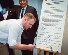 <p>Podpisanie partnerstwa na rzecz jakości obsługi towarowej w historycznym centrum miasta Wrocławia (17.07.2024)</p>