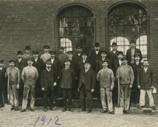 pracownicy zakładu Na Grobli w 1912 roku