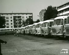 Dworzec autobusowy PKS na placu Konstytucji 3 Maja we Wrocławiu w roku 1969.
