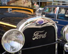 Samochody na MotoClassic 2024 r.