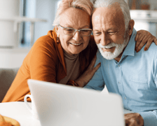 <h2>Trzynastka i czternastka w 2025 r. Ile dostaną seniorzy?</h2>
<p>Sumując wypłatę 13. i 14. emerytury w 2025 r. seniorzy mogą otrzymać do&nbsp;3 769,22 zł brutto (3 056,52 zł netto)&nbsp;z obu świadczeń.</p>
<h2>Druga waloryzacja w 2025 r. &ndash; podwyżka emerytur i rent w 2025 r.</h2>
<p>W 2025 r. planowana jest także tzw. <span style="font-weight: bold;">druga waloryzacja</span>&nbsp;(pierwsza waloryzacja jest w marcu, druga ma być we wrześniu), kt&oacute;rą rząd chce przyjąć, jeżeli w pierwszej połowie 2025 r. inflacje przekroczy 5 proc.</p>